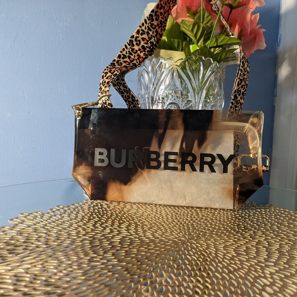 Burberry - Picture 5 of 10